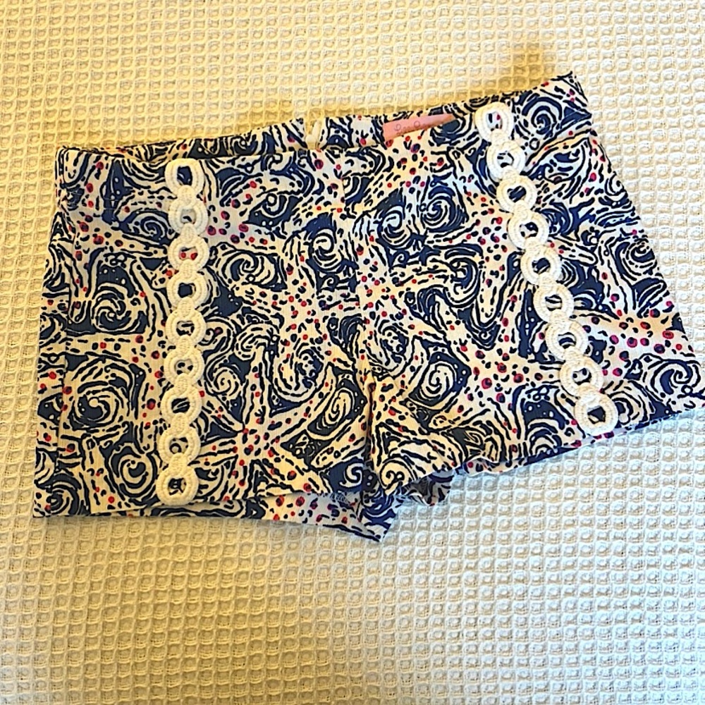 LILLY PULITZER - Embroidered starfish shorts girls size 12